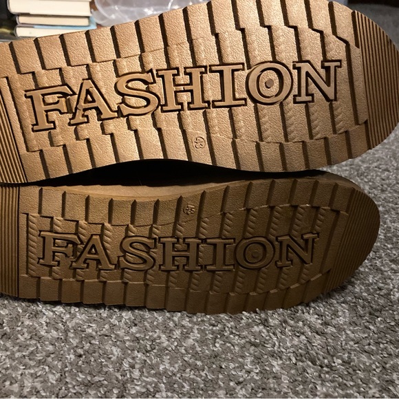 Fake UGG boots! - Picture 4 of 7